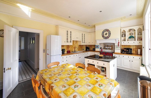 Weymouth House | Spacious oasis of calm