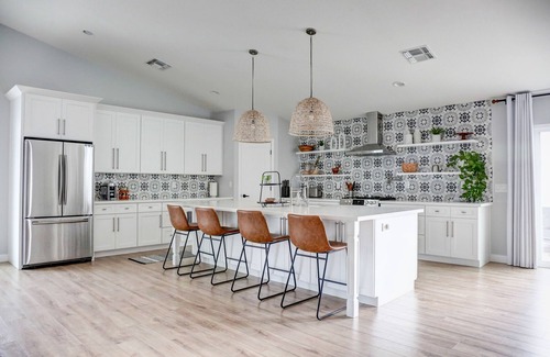 Peters View House | Spacious Oasis w/pool + fireplace!