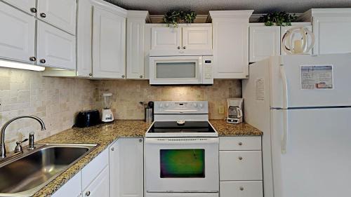 Myrtle Beach House | Spacious Oceanfront Condo with Direct Beach Access