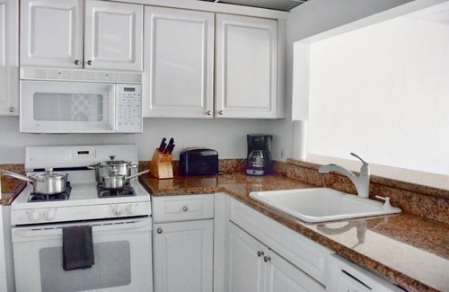Key Biscayne Apartment | Spacious One Bedroom with Pool minutes to the Beach -