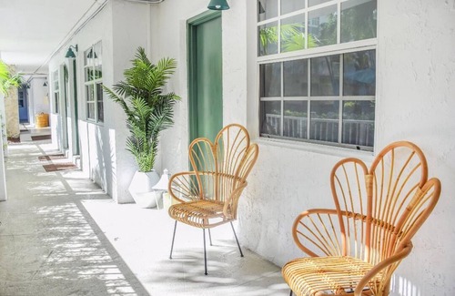 Key Biscayne Apartment | Spacious One Bedroom with Pool minutes to the Beach -