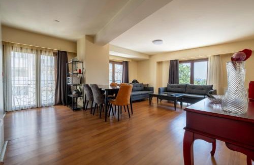 Tophane Apartment | Spacious One Bedroom Apartment with View and Elevator