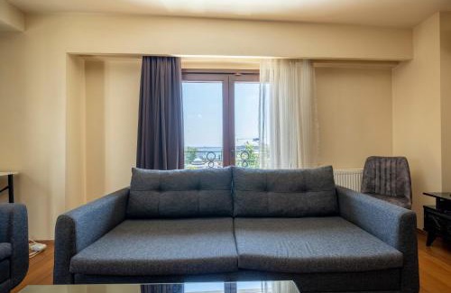 Tophane Apartment | Spacious One Bedroom Apartment with View and Elevator