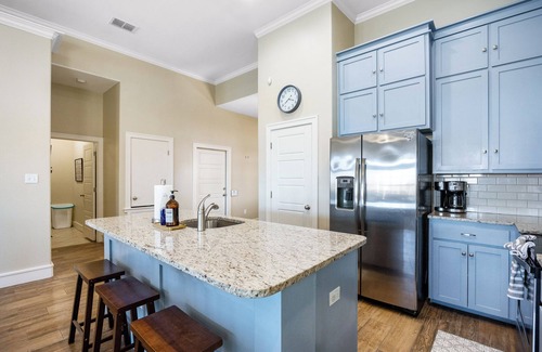Corpus Christi House | Spacious one story waterfront escape with boat dock & kayaks! 1 mile to beach #B