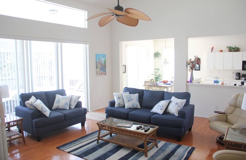 River Pointe House | Spacious Open Floor Plan, 3 Bedroom + Loft Home, private FREE Heated Pool.