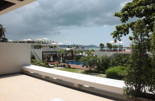 Rawai Apartment | Spacious Open Plan Resort Apartment, large ensuite bedrooms, fitted kitchen.