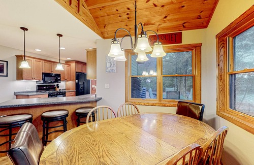 Manitowish Waters House | Spacious & peaceful lakefront villa with fire pit, patio, grill, & amazing views