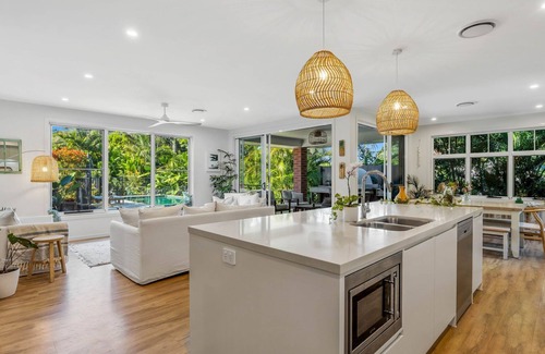 Marcus Beach House | Spacious & Peaceful Family Home -11 Gossamer Court, Marcus Beach