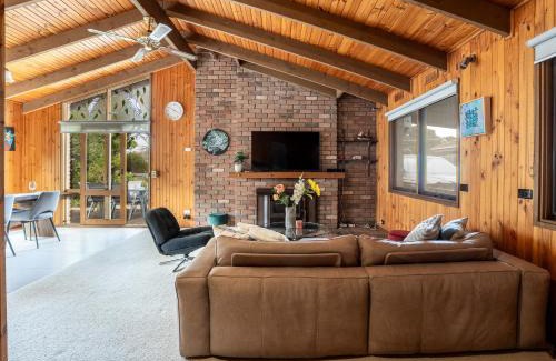 Clifton Springs House | Spacious, Pet Friendly, Near Boat Ramp and Water