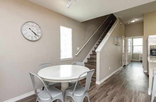 Corpus Christi House | Spacious Pet-Friendly Townhome with Heated Pool & Close to the Beach