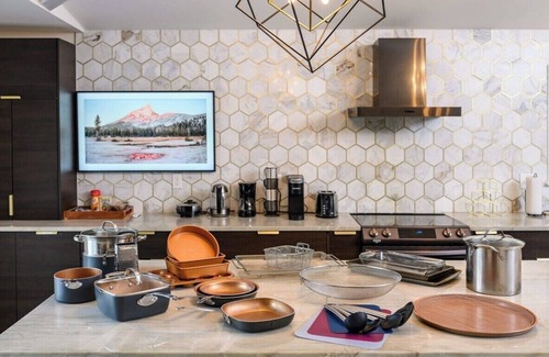 Nashville House | Spacious Pet-Friendly Mid-Century 4,000 Sq Ft Home