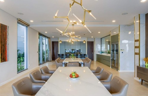 Ngu Hanh Son House | Spacious PoolVilla in 5 Star Resort near the beach