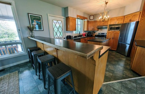 Brudenell Cottage | Spacious & Private Waterfront Cottage Near Barrys Bay & Algonquin Park