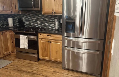 Eagle River House | Spacious Private Home w/Mountain Views, 7 P Hot Tub, Lg Patios, 4Bed, Sleeps 12