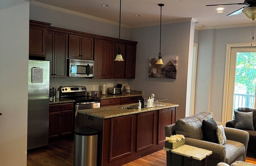 Buckhead House | Spacious private home on Lake Oconee- located in a quiet cove.