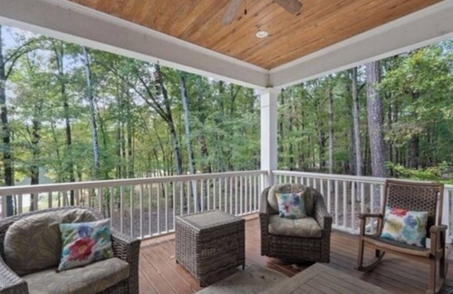Buckhead House | Spacious private home on Lake Oconee- located in a quiet cove.