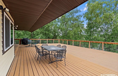 Meadow Lakes House | Spacious Private Lakefront Home - Perfect For Families and Corporate Rentals