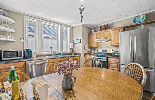 Quincy Condo | Spacious & Private, Next to Boston & Beach, EVchrg