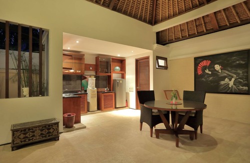 Mangsit Villa | Spacious Private Pool Villa