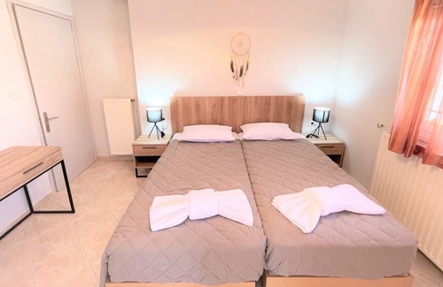 Neromilos Villa | Spacious Private Villa with garden - 100m from the sea