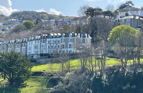 Hele House | Spacious property with a ballroom and phenomenal sea and harbour views