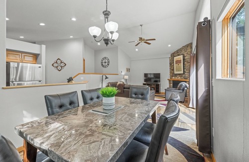 Wildernest House | Spacious & Quiet 6 BR w/Heated Garage Cutty Sark #1 & #2 Combo