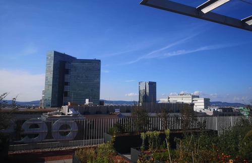 Favoriten Apartment | Spacious + quiet 65m2 Apartment Balcony, Terrace, Swimming Pool, fully furnished