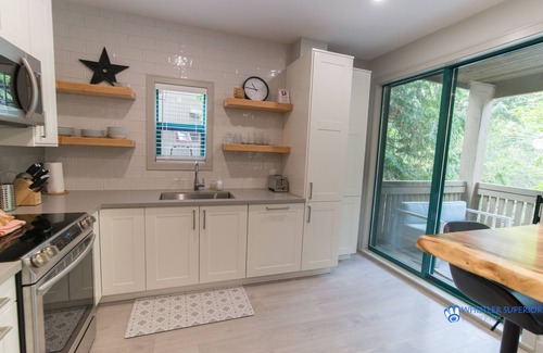 Blackcomb Condo | Spacious, Quiet, Golf Course Location. Wood Fireplace, Free Shuttle