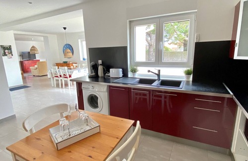Bretignolles-sur-Mer House | Spacious Renovated House with Terrace, Garden, 300m to Sea, Quiet Area, WiFi