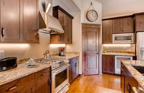 River Run Apartment | Spacious, Renovated 3 Bedroom Townhome