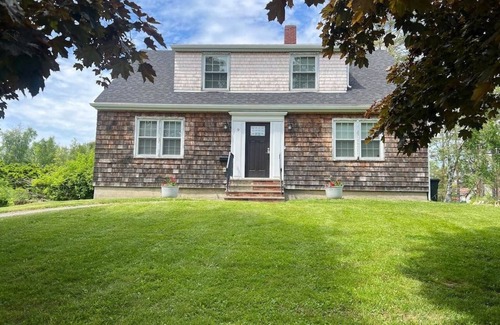 Orono House | Spacious Renovated Home in Orono, Next to UMaine