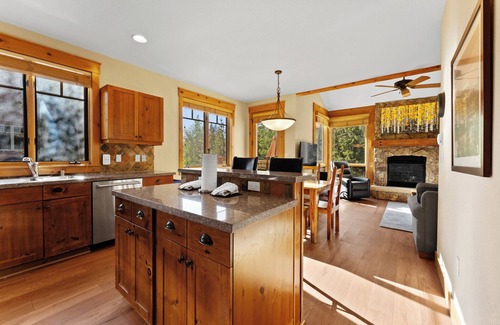 Keystone House | Spacious Retreat – 2 Mins to River Run Village, Steps from Pool & Clubhouse!