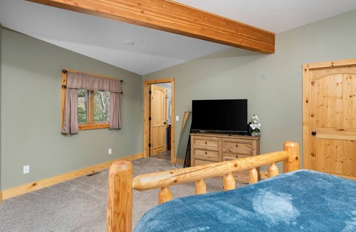 Rapid City Cabin | Spacious Retreat near Torch Lake Sandbar