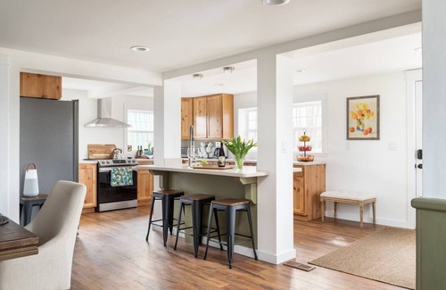 Cedar House | Spacious Retreat w/Hot Tub, 7mi to TC/M22, views!