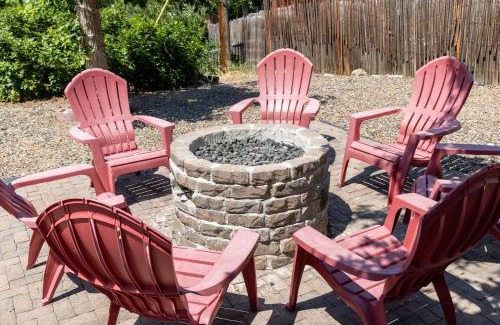 Dupont House | Spacious Retreat W Hot Tub & Fire Pit