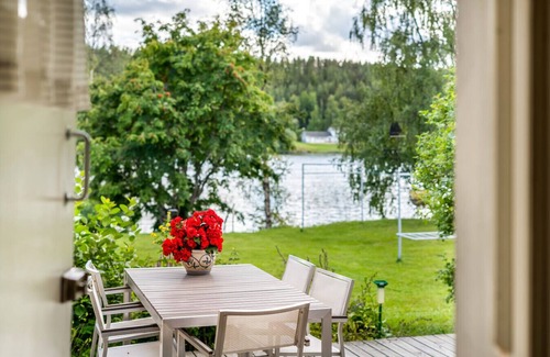 Rovaniemi House | Spacious Riverside House with Private Sauna & Free Parking
