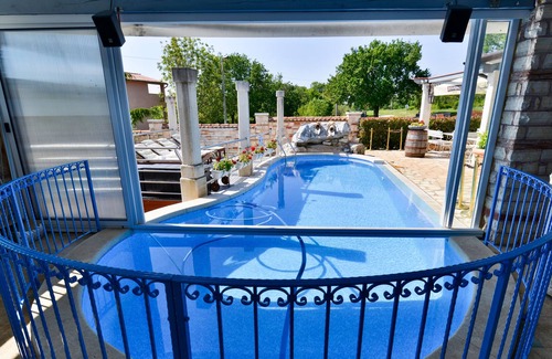 Crveni Vrh House | Spacious room for two with swimming pool Savudrija-Umag garden, parking, Wi-Fi