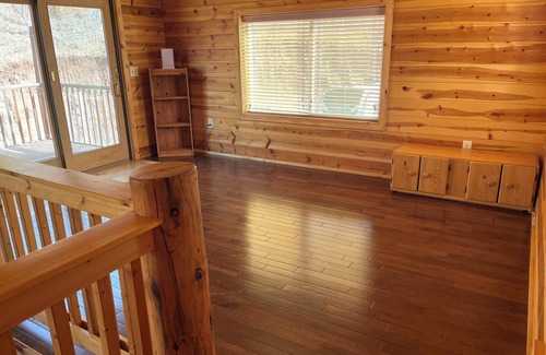 La Veta Cabin | Spacious Rustic Log Cabin-La Veta Pass-Easy Access & Wifi! Pet & Horse Friendly!
