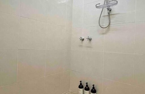 Burwood East House | Spacious Self-Contained Studio