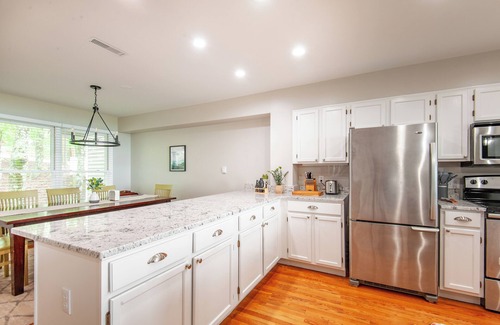 Nellysford House | Spacious + Serene Mtn Top Escape, 4 En Suites