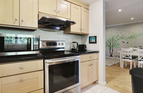 Fremont House | SPACIOUS, SERENE HOUSE 4BR IN THE HEART OF FREMONT ( PET- FRIENDLY!)