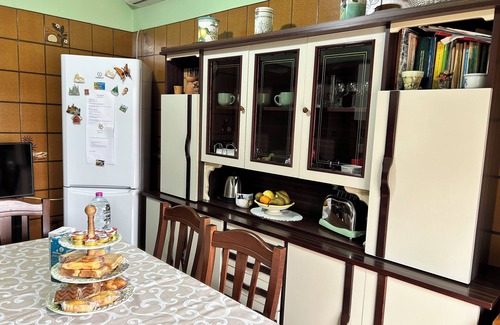 Riposto Apartment | Spacious stay 5 mins from the sea, between Etna & Taormina, free Wi-Fi & parking