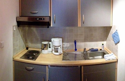 Zueschen Apartment | Spacious studio with kitchen and two single beds, near the Snow World Züschen
