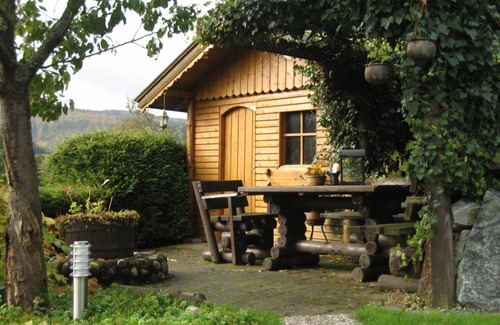 Zueschen Apartment | Spacious studio with kitchen and two single beds, near the Snow World Züschen