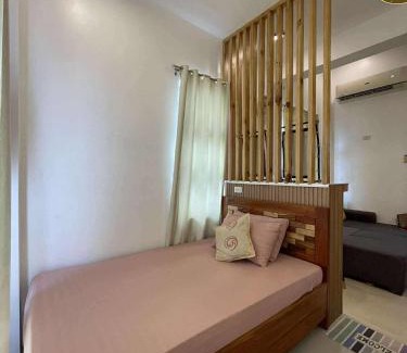Mariveles Apartment | Spacious Studio Camaya Coast Beach Condo 203, Sea View with Balcony
