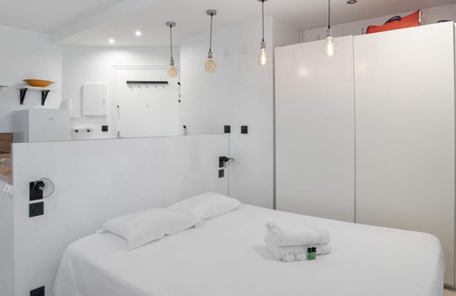 Vanves Apartment | Spacious studio in Vanves near Paris - Welkeys