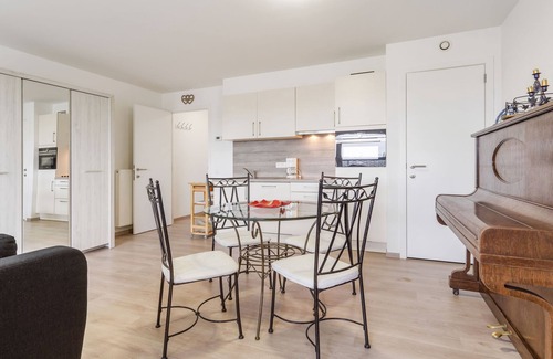 Blankenberge Apartment | Spacious studio with storage room