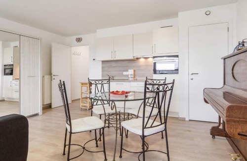 Blankenberge Apartment | Spacious studio with storage room