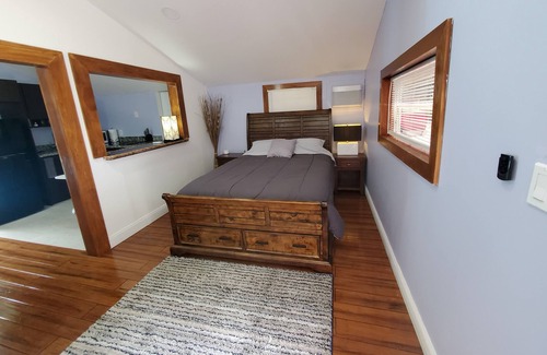 Meadows Apartment | Spacious studio with pool and 75" 4k TV in Old Town