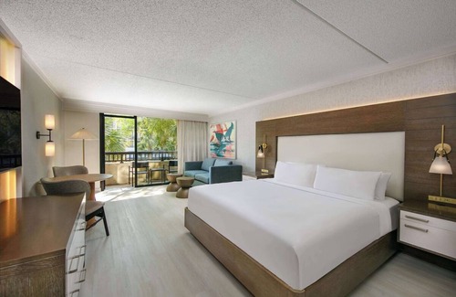 Shipyard Plantation Hotel | Spacious Suite with Balcony! Pools, Beachfront Location, Pets are Welcome!